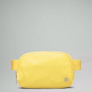 BRAND NEW lululemon everywhere belt bag, yellow (UTYL)